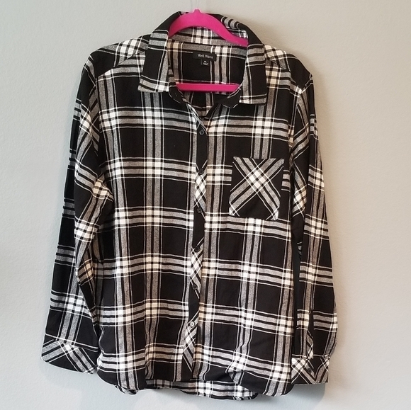 Well Worn Women's Size XL Plaid Longsleeve Button Down Shirt Black And White - Picture 2 of 5